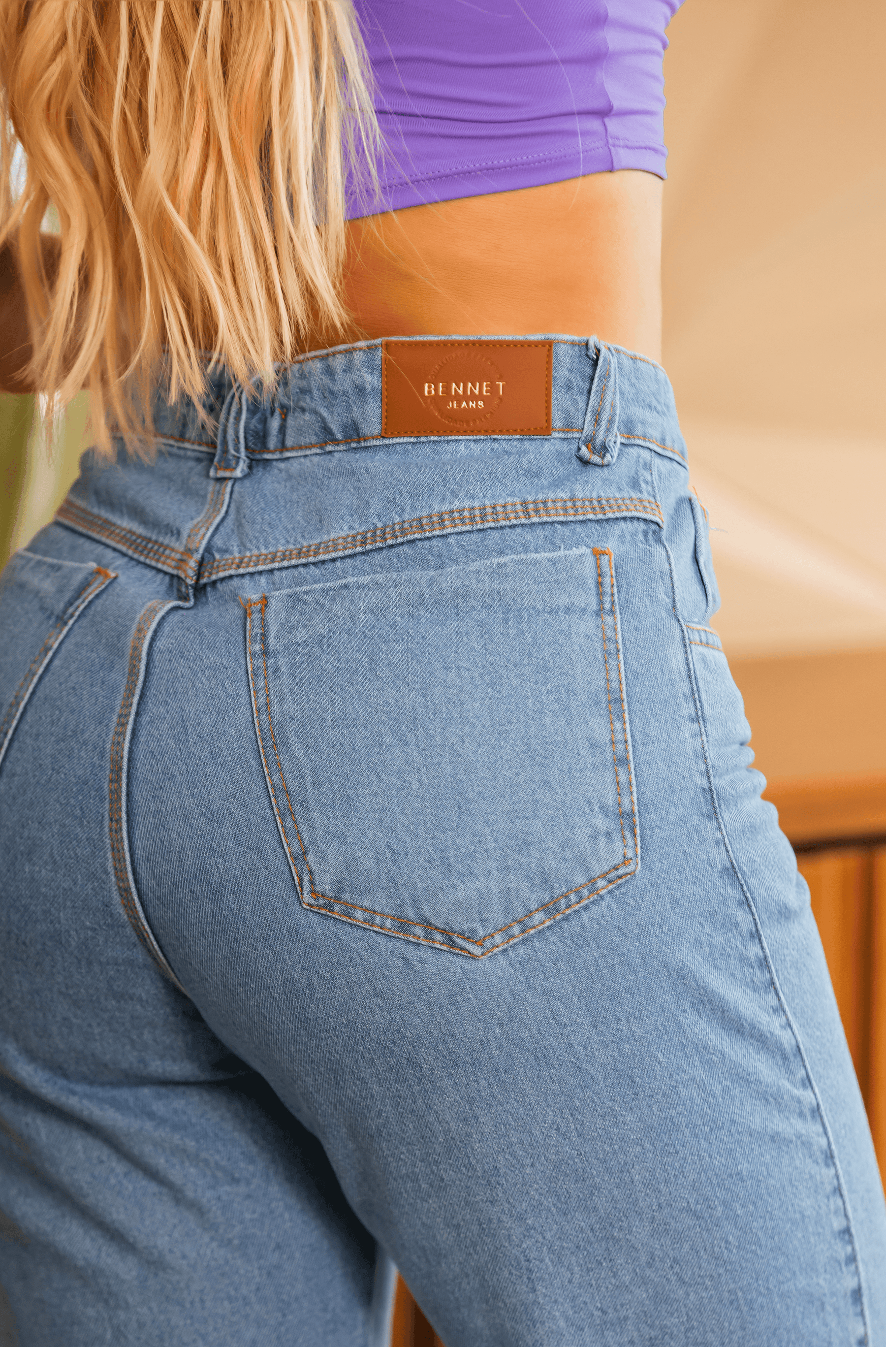 Calça Jeans Wide Leg Cintura Alta Barra Aberta