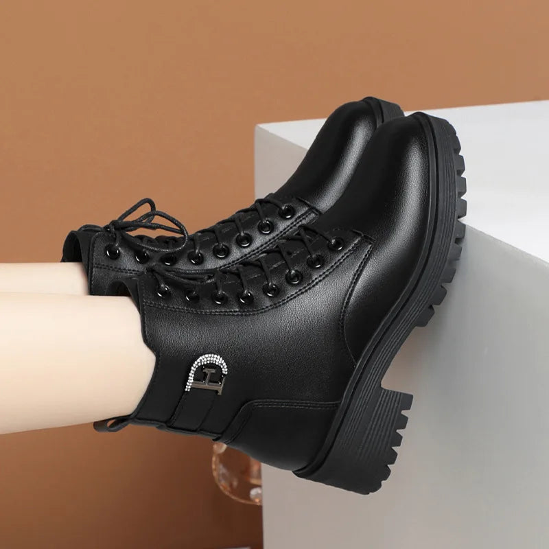 Bota de Couro Britânica Lilith