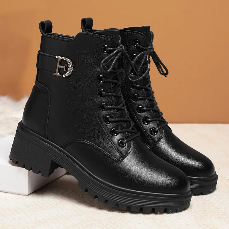 Bota de Couro Britânica Lilith