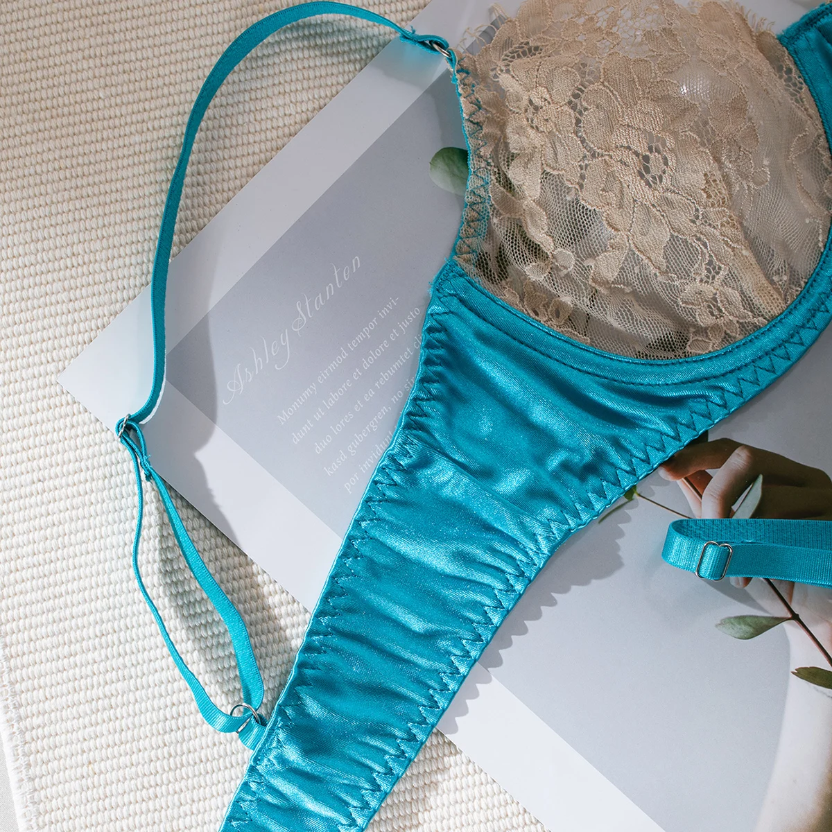 Lingerie Desert Light