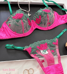 Lingerie Felicity
