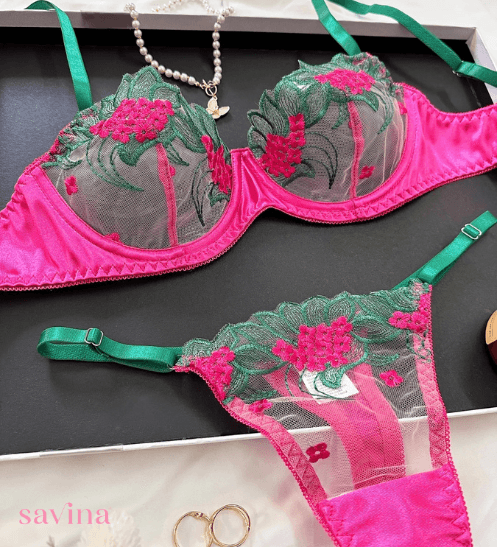 Lingerie Felicity
