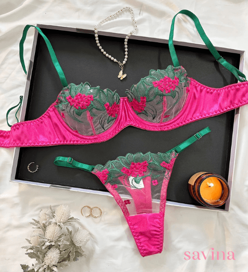 Lingerie Felicity