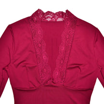 Blusa Decotada de Renda Sara
