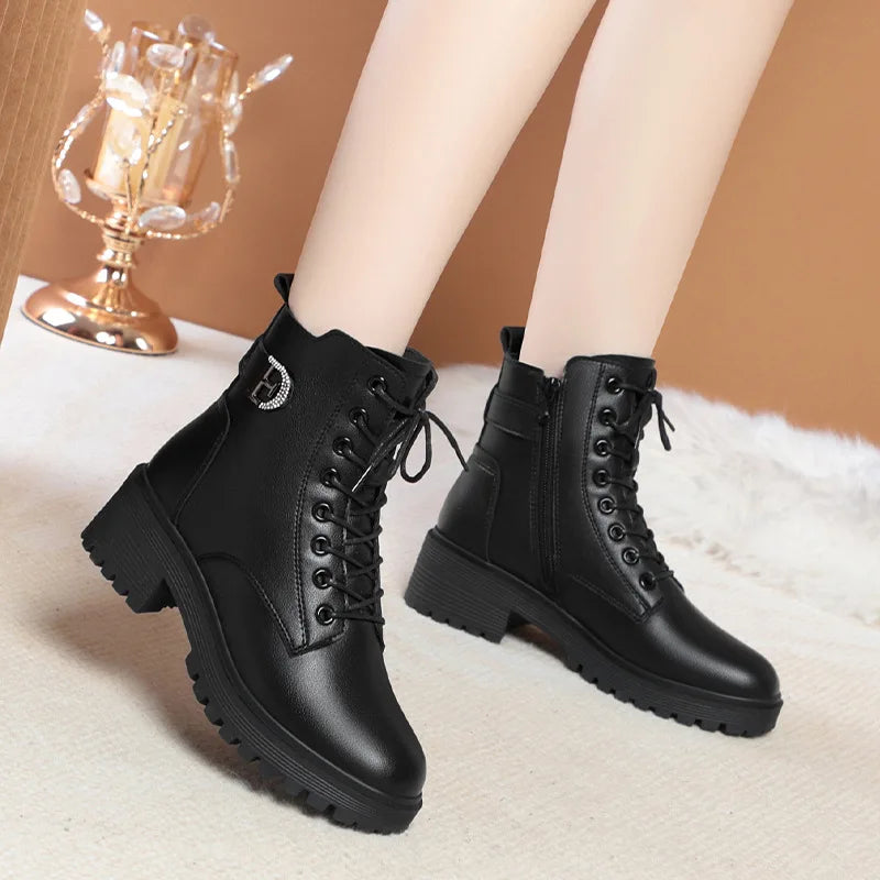Bota de Couro Britânica Lilith
