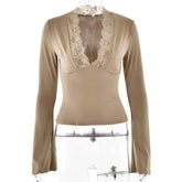Blusa Decotada de Renda Sara
