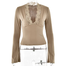 Blusa Decotada de Renda Sara