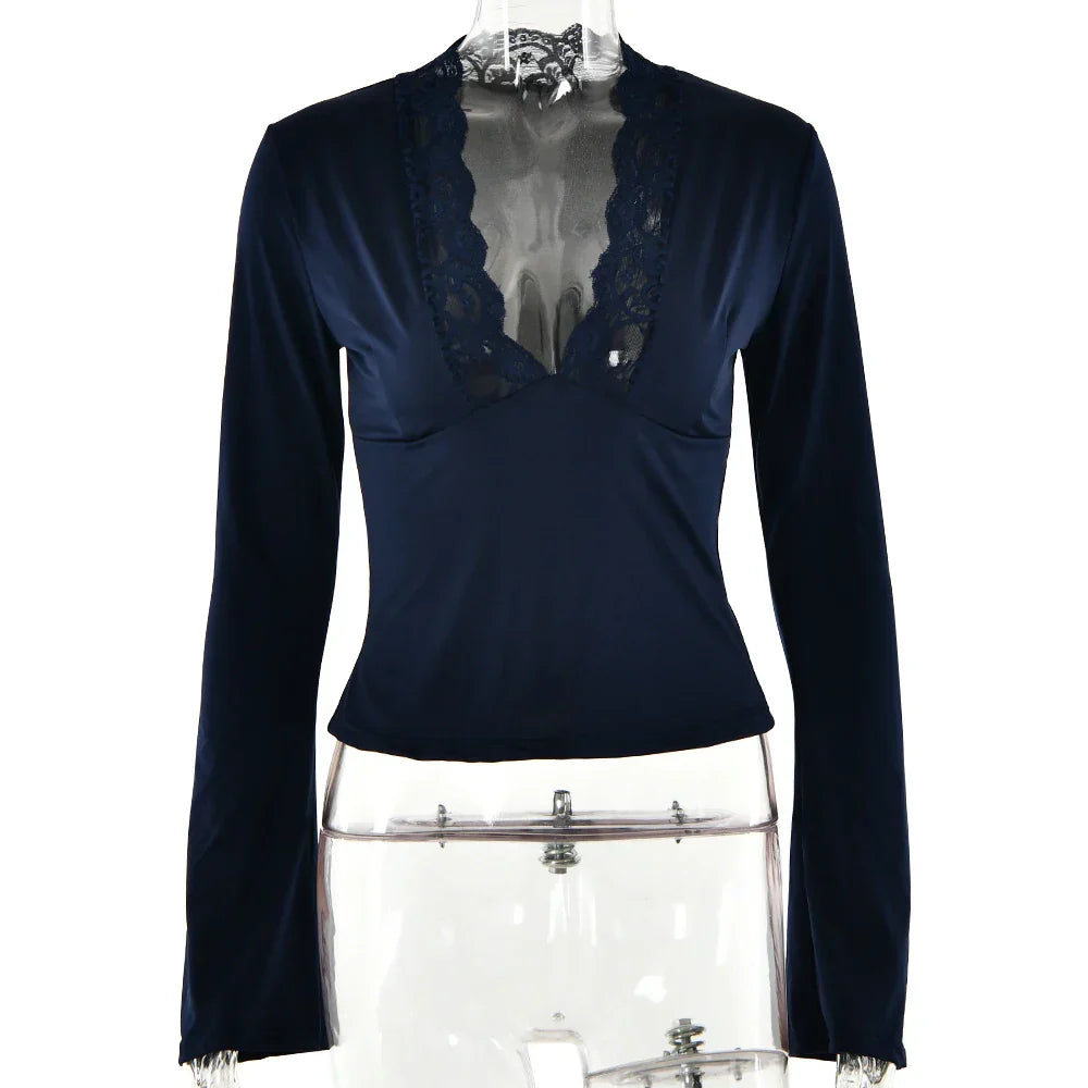 Blusa Decotada de Renda Sara