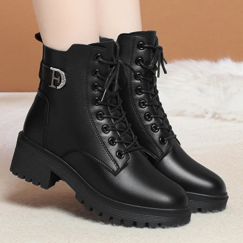 Bota de Couro Britânica Lilith