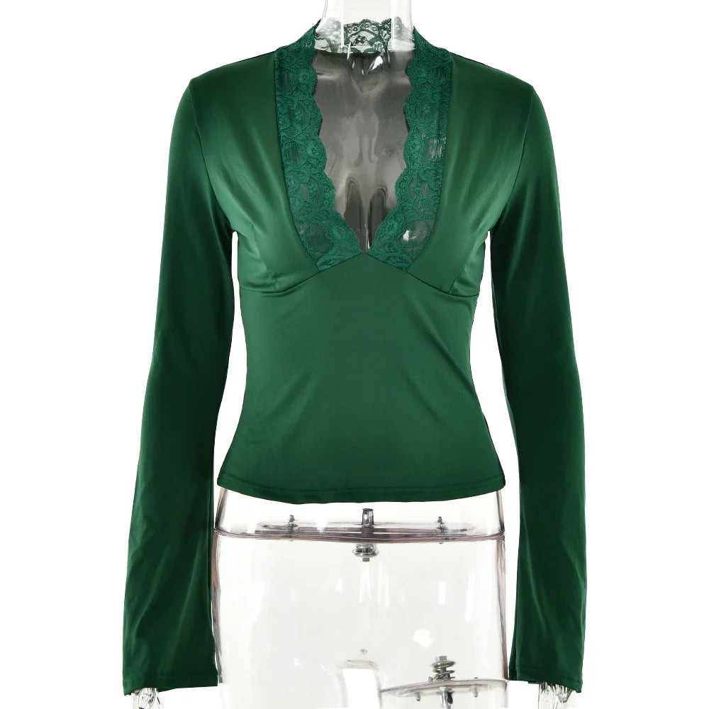 Blusa Decotada de Renda Sara